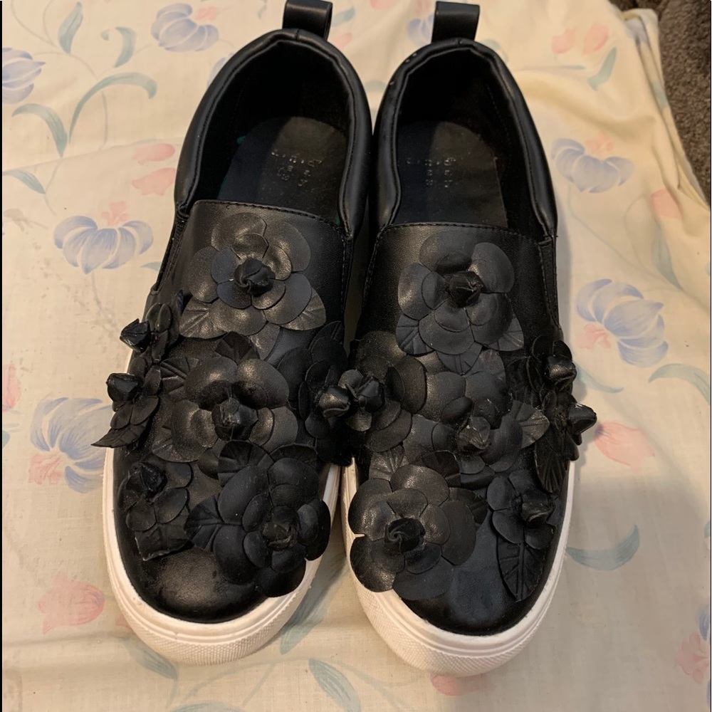 A New Day Black Decoupaged Flower Flats 7.5